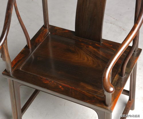 傳統工藝與現代舒適的交融 老撾大紅酸枝云紋圈椅與精品床墊的完美結合